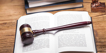 刑事拘留怎么辦取保候?qū)彛? width=