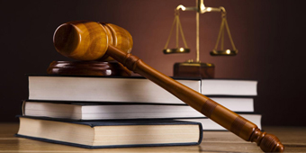 刑事案件的當(dāng)事人什么時(shí)候可以聘請(qǐng)律師？