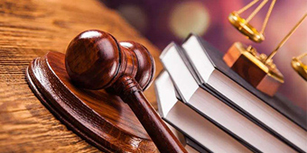 公訴案件是指派律師還是需要自己請律師？