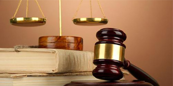 家人涉嫌職務(wù)犯罪，家屬應(yīng)該請(qǐng)什么樣的律師？