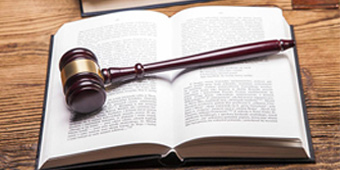 刑事案件“關(guān)系”重要還是專業(yè)律師重要？