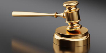 刑事訴訟被告缺席怎么辦？