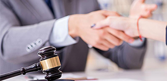 在偵查階段，辯護(hù)律師可以為當(dāng)事人提供哪些幫助？