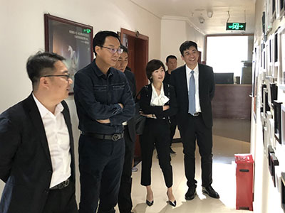 鞏志芳、常錚到新疆愛博律師事務(wù)所參觀交流(圖2)