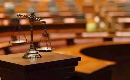 涉嫌刑事案件被捕什么時候可以見律師或者家屬？(圖1)