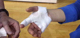 故意傷害輕傷怎么判刑？