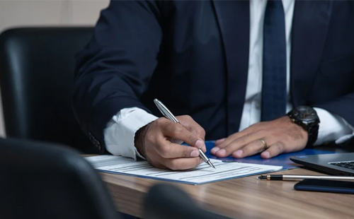 刑事案件怎么選擇律師？(圖1)