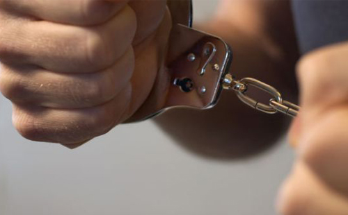 刑事犯罪請(qǐng)律師家屬還需要做什么？(圖1)