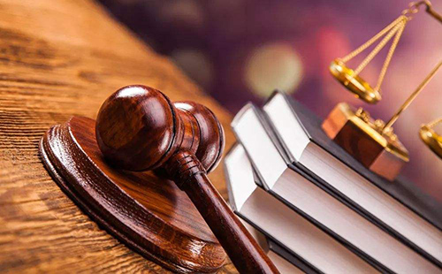 職務(wù)侵占300萬判幾年？全部退贓還坐牢嗎？