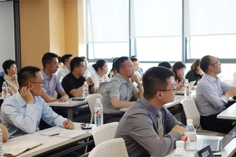 常錚律師受重慶市律協(xié)邀請(qǐng)參與“《刑事訴訟法》修改與辯護(hù)制度完善”專題沙龍(圖3)