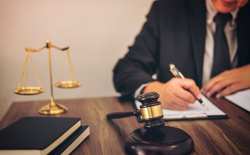 刑事案件哪些人可以委托律師？(圖1)