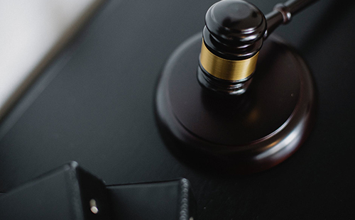 刑事案件請(qǐng)不起律師怎么辦？(圖1)