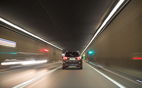 駕車(chē)追逐肇事是刑事案件嗎？(圖1)